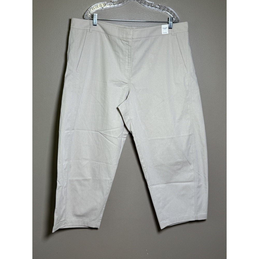 NWT Women's Abercrombie & Fitch Cropped/Capri Trousers Size 18S